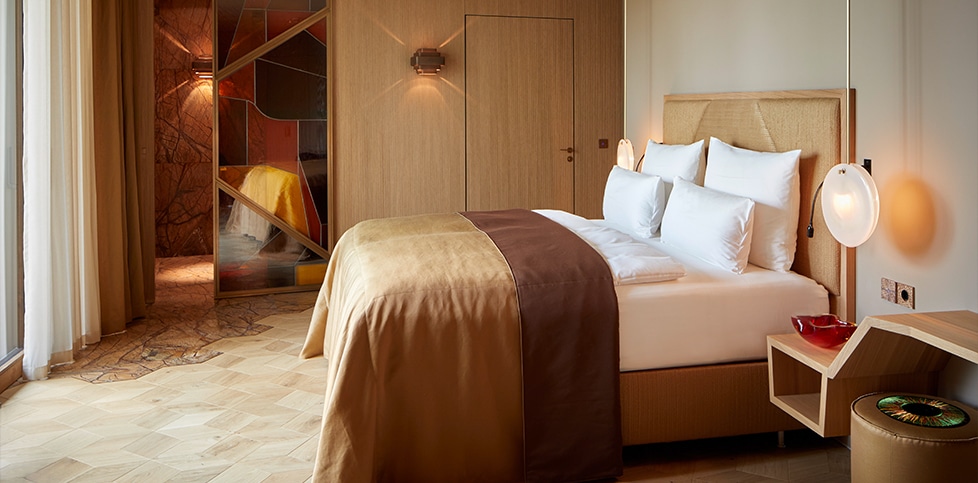 LA MAISON hotel Saarlouis - la maison hotel saarlouis conni kotte suite bett - CONNI KOTTE SUITE